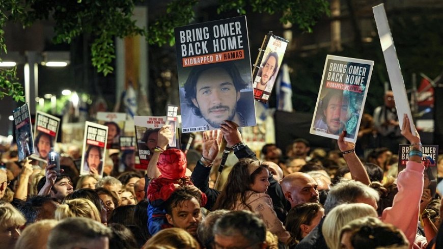 Thousands of people demonstrate in Tel Aviv against the office of the Zionist regime