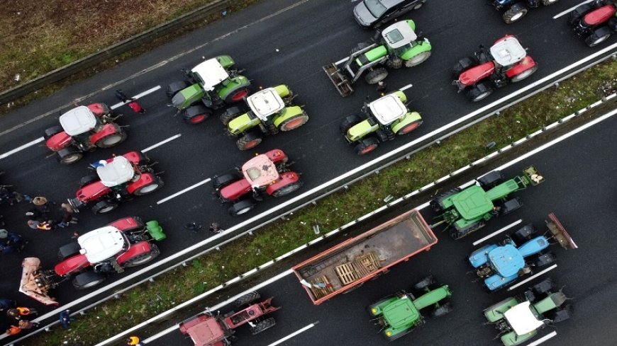 French farmers blocked roads around Paris