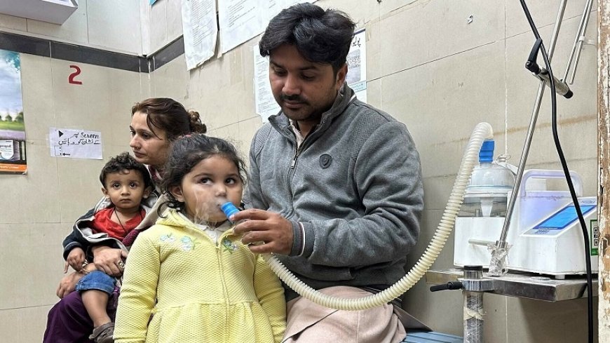 Thousands of children are suffering from pneumonia in Pakistan