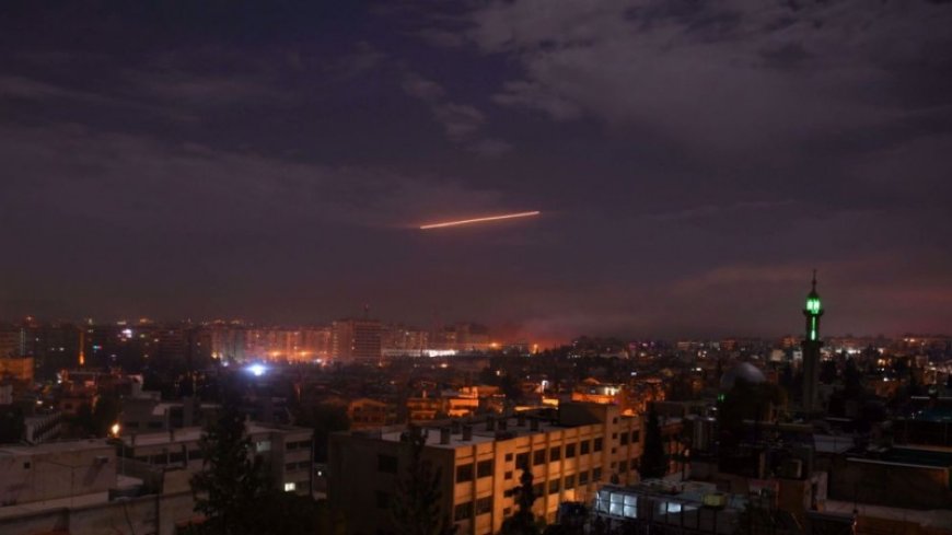 The Syrian Air Force shot down Israeli missiles near Damascus