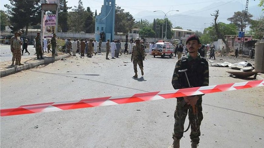 11 people killed by attackers in Pakistan