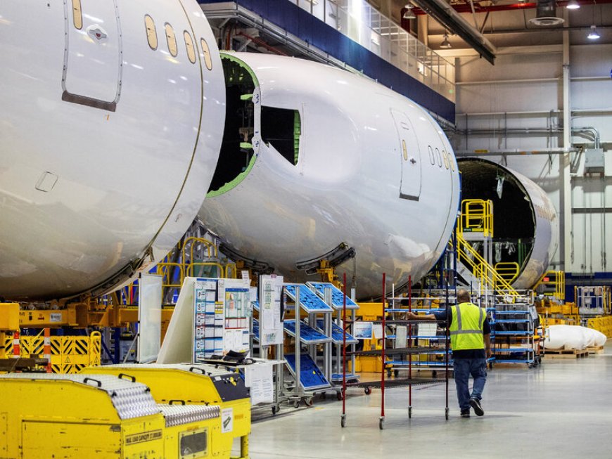 Boeing Whistleblower Urges Halting 787 Dreamliner Production Over Safety Concerns