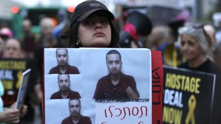 Demonstration of families of Israeli captives in front of the houses of Gantz and Netanyahu