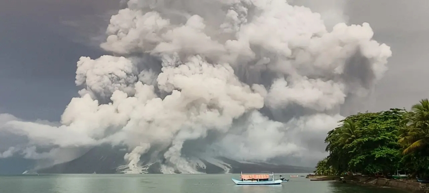 Indonesian volcano Ruang erupted again