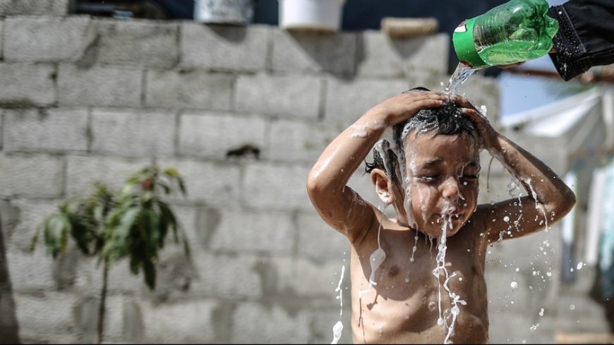 The bitter cold and the hot heat, in between the people of Gaza