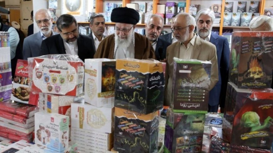 The Supreme Leader of the Islamic Revolution visits the Tehran Book Fair