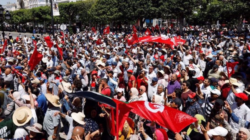 Tunisians protest against 'foreign intervention'