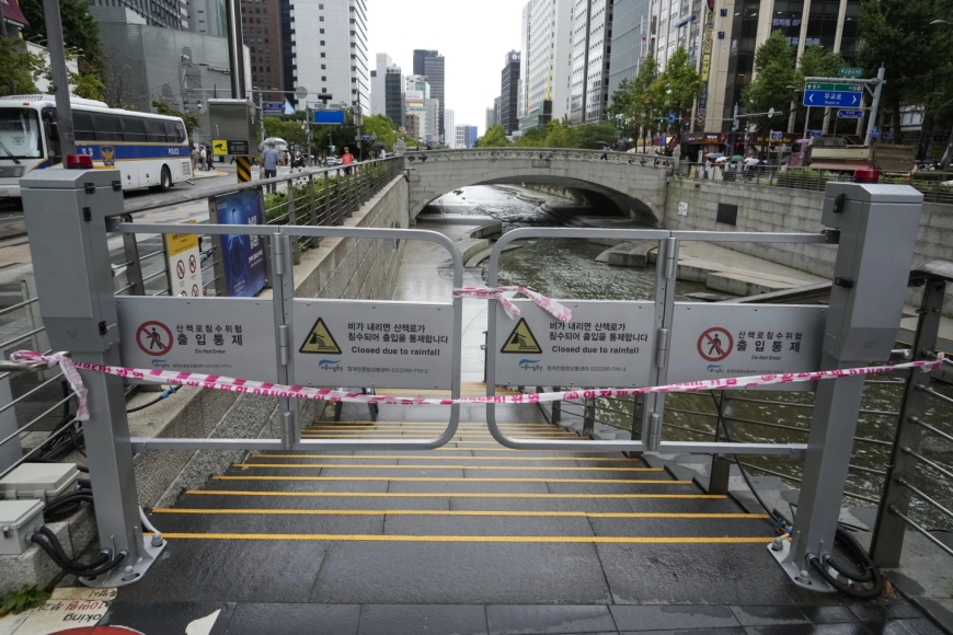 Tropical depression dumps heavy rain in southern South Korea and Seoul area