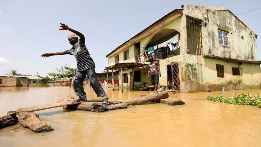 Major floods affect Nigeria and Niger; hundreds of thousands of people displaced