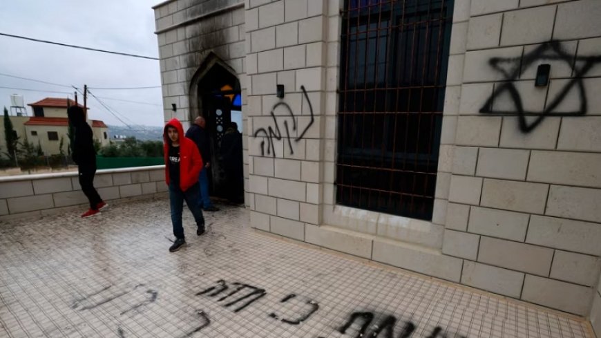 Zionist settlers set fire to Palestinian mosque in West Bank