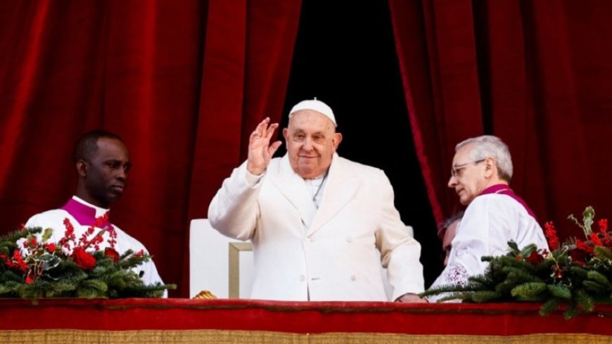 Pope calls for universal reconciliation and peace in Christmas message