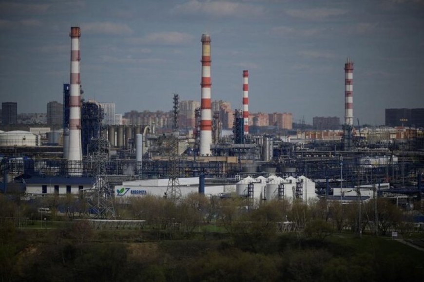 US Sanctions Russian Oil in Aggressive Move to Support Ukraine and Shape Diplomatic Leverage